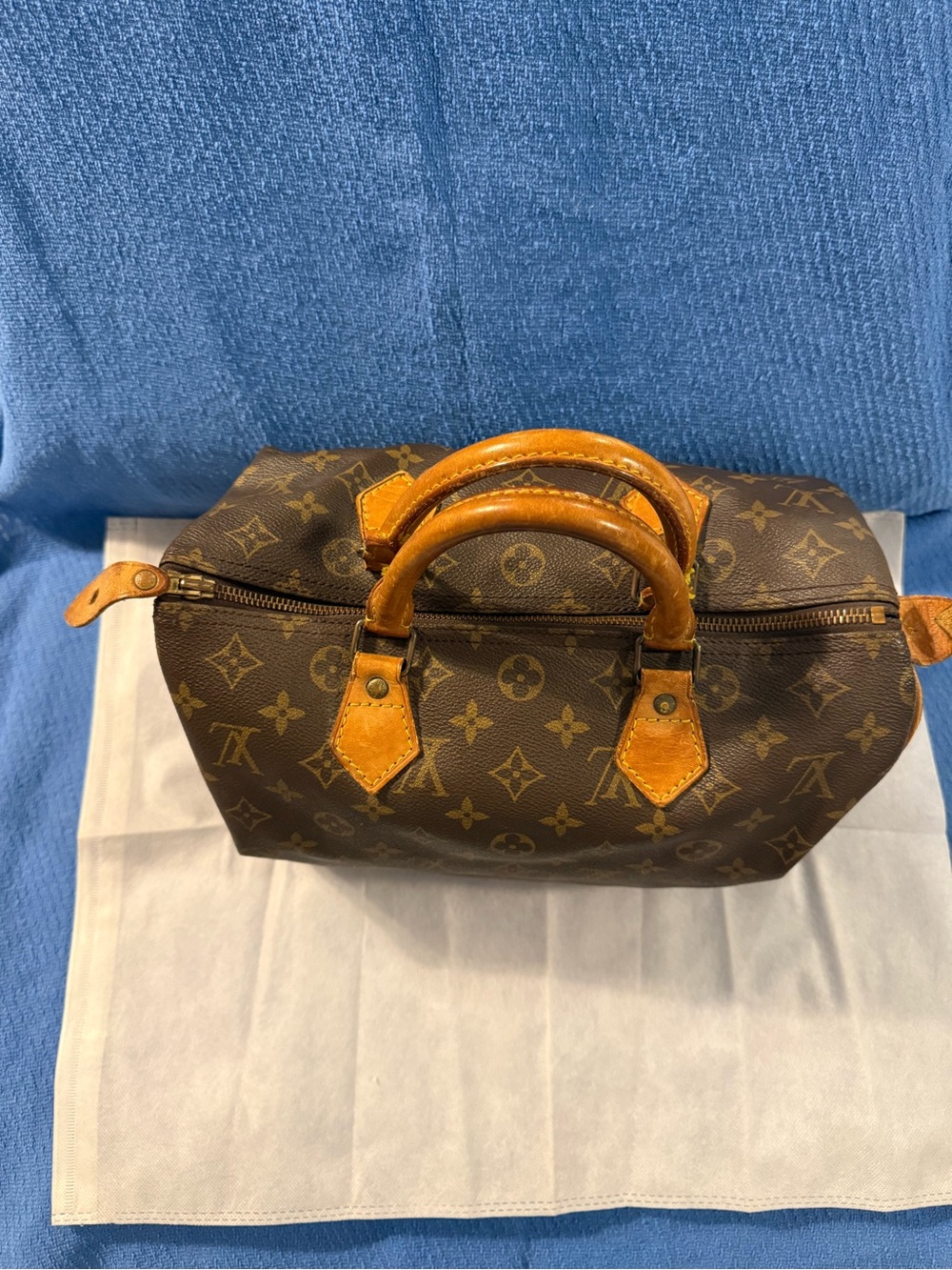 Louis Vuitton Vintage Monogram Speedy 30 - Picture 6 of 11